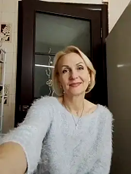 Snapshot of MichelleSolis chatting on February 2026 07:43:01 PM MichelleSolis online show from February 2026 07:43:01 PM