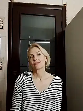 Snapshot of MichelleSolis chatting on February 2026 04:25:02 PM MichelleSolis online show from February 2026 04:25:02 PM