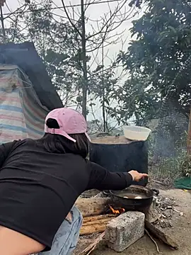 Snapshot of susin-beo chatting on February 2026 07:46:01 AM susin-beo online show from February 2026 07:46:01 AM