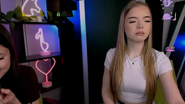 arianaa cat online show from March 2026 08:19:01 AM