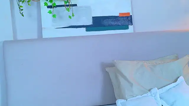 VioletBloomm online show from March 2026 11:43:02 AM