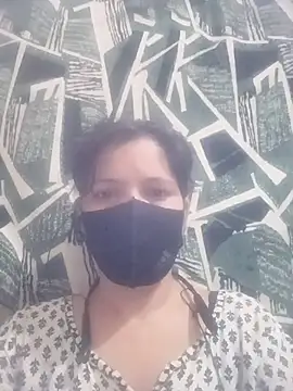 RoxyQueenX online show from April 2026 06:12:01 PM