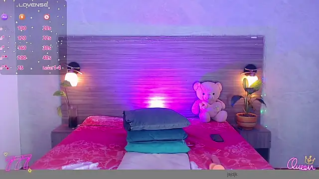 Snapshot of Sophia_Valentina chatting on June 2026 05:12:01 AM Sophia Valentina online show from June 2026 05:12:01 AM