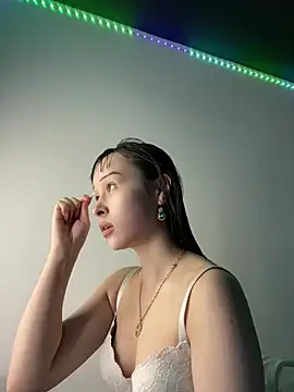 Snapshot of Just-Lilly chatting on April 2026 04:04:01 PM Just-Lilly online show from April 2026 04:04:01 PM