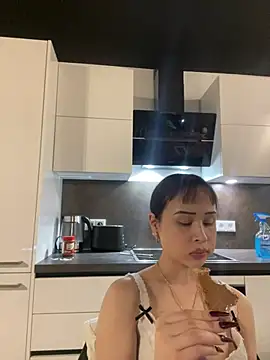 Snapshot of Just-Lilly chatting on April 2026 05:23:01 AM Just-Lilly online show from April 2026 05:23:01 AM