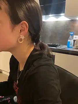 Snapshot of Just-Lilly chatting on April 2026 07:51:02 PM Just-Lilly online show from April 2026 07:51:02 PM