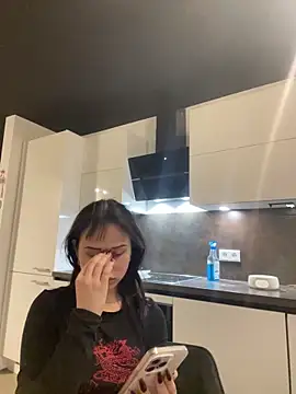 Snapshot of Just-Lilly chatting on April 2026 03:01:02 AM Just-Lilly online show from April 2026 03:01:02 AM