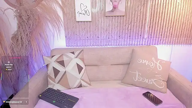 Sally Dvine online show from March 2026 07:54:01 PM