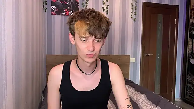 Snapshot of Sweet_Dude chatting on June 2026 05:12:02 PM Sweet Dude online show from June 2026 05:12:02 PM