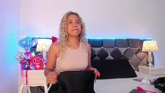 Snapshot of _Giorgiina_ chatting on February 2026 12:20:01 PM Giorgiina online show from February 2026 12:20:01 PM