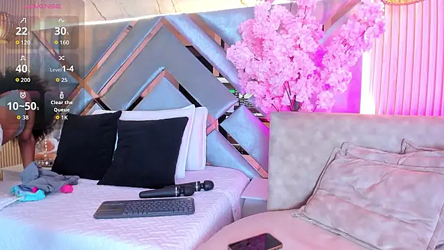 Snapshot of EmmaLovve chatting on February 2026 02:29:02 AM EmmaLovve online show from February 2026 02:29:02 AM