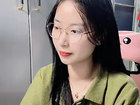 Snapshot of Linne6789 chatting on February 2026 03:29:02 AM Linne6789 online show from February 2026 03:29:02 AM