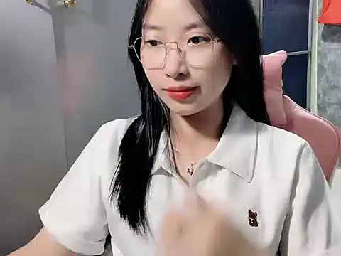 Snapshot of Linne6789 chatting on February 2026 03:35:01 PM Linne6789 online show from February 2026 03:35:01 PM