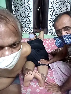 Snapshot of HoneyHush chatting on February 2026 05:47:02 PM HoneyHush online show from February 2026 05:47:02 PM