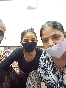 HoneyHush online show from April 2026 10:54:02 AM