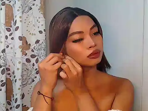 girlyteengrl online show from March 2026 11:35:01 PM