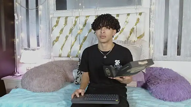 ian smith  online show from February 2026 12:16:01 PM