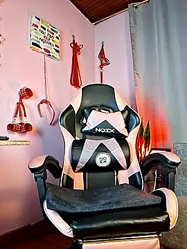 kenia thompsom01 online show from February 2026 11:04:02 PM