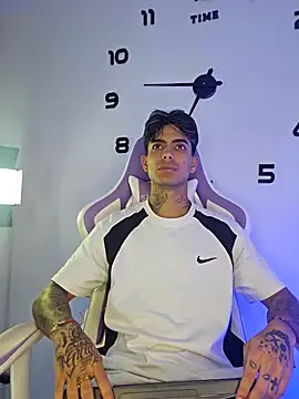 Snapshot of miguel_aguirre_ chatting on February 2026 12:38:02 PM miguel aguirre online show from February 2026 12:38:02 PM