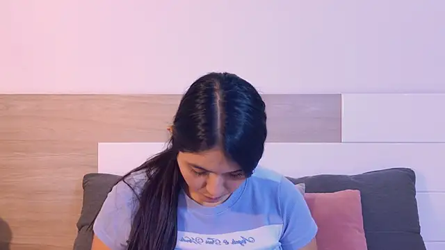 AlisonLamer online show from April 2026 07:20:01 PM