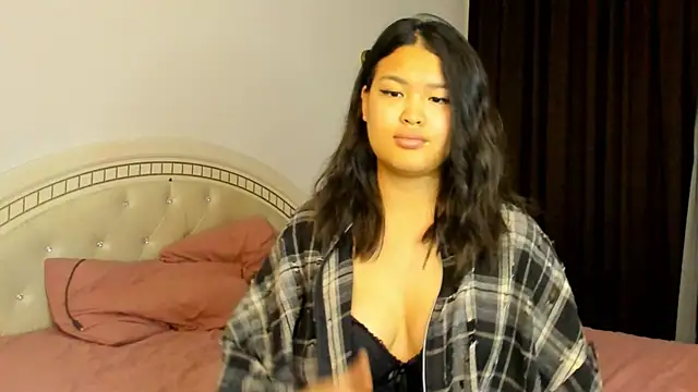 Snapshot of luna_yum chatting on February 2026 07:21:01 PM luna yum online show from February 2026 07:21:01 PM