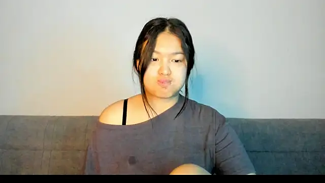 Snapshot of luna_yum chatting on February 2026 09:36:02 PM luna yum online show from February 2026 09:36:02 PM