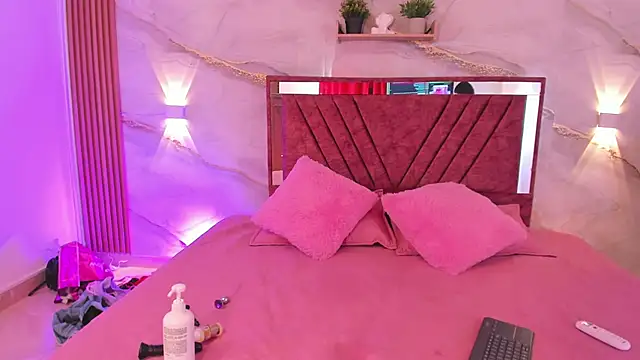 avigail xo online show from March 2026 04:10:02 PM