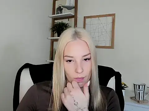 VelvetAngela online show from February 2026 07:02:01 AM