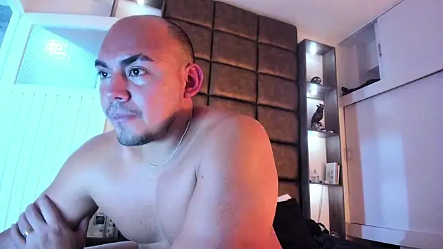 Snapshot of eros_colby chatting on February 2026 01:32:01 AM eros colby online show from February 2026 01:32:01 AM