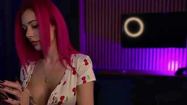 Snapshot of KaylieRosse chatting on February 2026 06:20:01 PM KaylieRosse online show from February 2026 06:20:01 PM