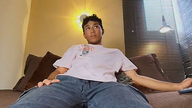 Snapshot of Damon_Salvarote_S chatting on February 2026 07:54:02 PM Damon Salvarote S online show from February 2026 07:54:02 PM