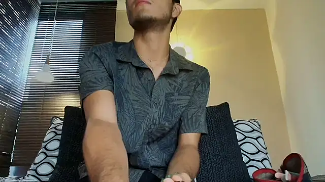 Snapshot of Damon_Salvarote_S chatting on February 2026 07:43:01 PM Damon Salvarote S online show from February 2026 07:43:01 PM