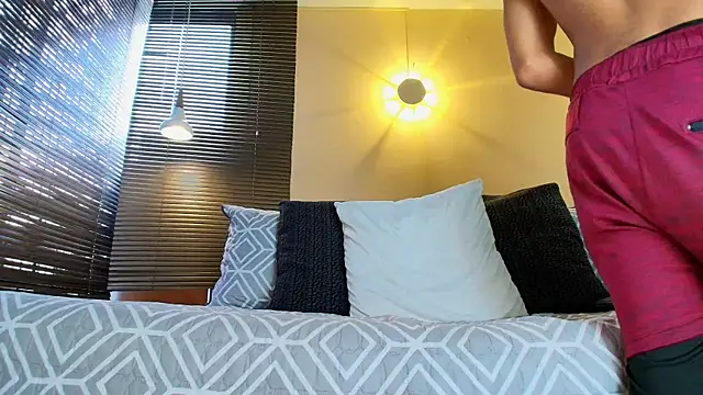 Snapshot of Damon_Salvarote_S chatting on February 2026 07:48:01 PM Damon Salvarote S online show from February 2026 07:48:01 PM