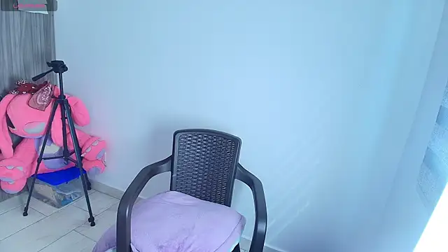 alys love online show from April 2026 07:58:02 PM