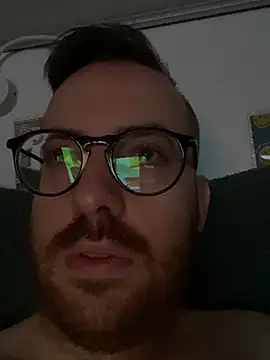 Snapshot of io1Elian chatting on July 2026 11:22:01 PM io1Elian online show from July 2026 11:22:01 PM