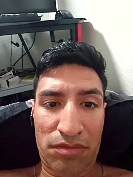 Snapshot of Yoloso33 chatting on February 2026 10:03:02 AM Yoloso33 online show from February 2026 10:03:02 AM