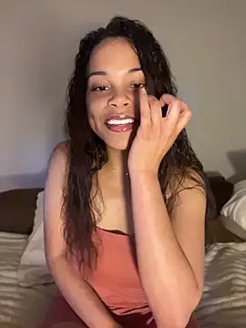 Petite Baddie online show from May 2026 05:47:01 AM