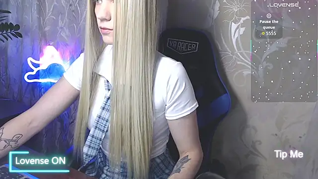 Snapshot of Shiny_Victoria chatting on June 2026 08:16:01 AM Shiny Victoria online show from June 2026 08:16:01 AM