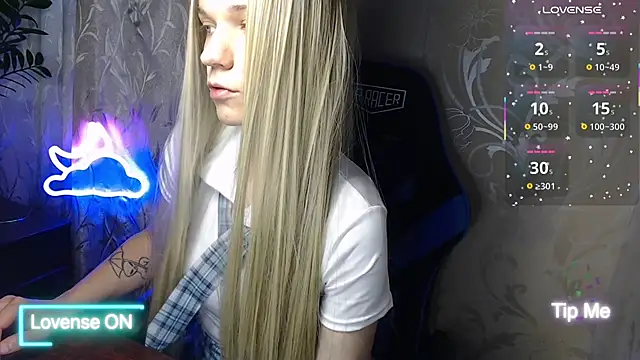 Snapshot of Shiny_Victoria chatting on June 2026 07:22:02 AM Shiny Victoria online show from June 2026 07:22:02 AM