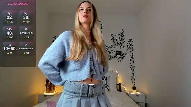 Snapshot of EllyMartinez chatting on February 2026 09:11:01 PM EllyMartinez online show from February 2026 09:11:01 PM