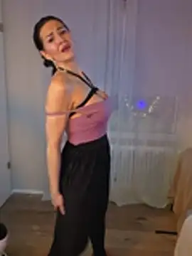 Bella Velour online show from March 2026 07:15:01 AM