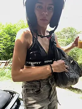 Snapshot of NaniBlossomX chatting on February 2026 06:37:02 PM NaniBlossomX online show from February 2026 06:37:02 PM