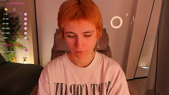 Snapshot of AutumnWhisper chatting on February 2026 08:59:01 PM AutumnWhisper online show from February 2026 08:59:01 PM