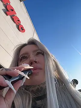 Snapshot of Chiibi chatting on February 2026 09:27:02 AM Chiibi online show from February 2026 09:27:02 AM