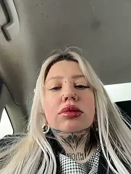 Snapshot of Chiibi chatting on February 2026 10:04:01 AM Chiibi online show from February 2026 10:04:01 AM