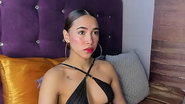 LiaHansson00 online show from July 2026 04:12:01 PM