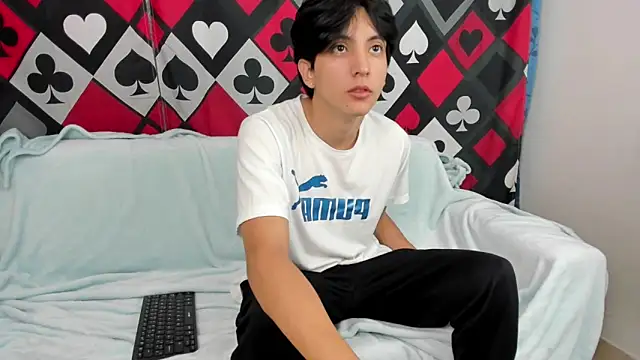 Snapshot of Steerlingxvx chatting on February 2026 12:32:02 PM Steerlingxvx online show from February 2026 12:32:02 PM