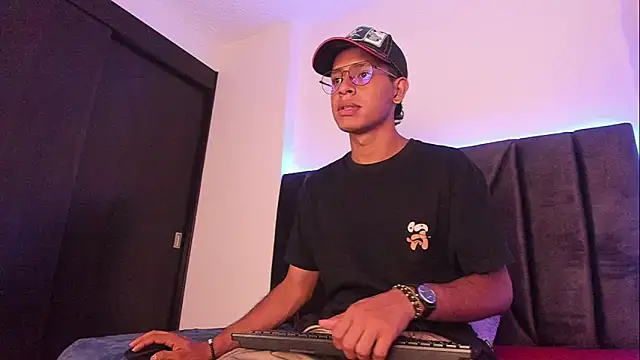 Snapshot of StellayDrake chatting on February 2026 03:21:02 AM StellayDrake online show from February 2026 03:21:02 AM