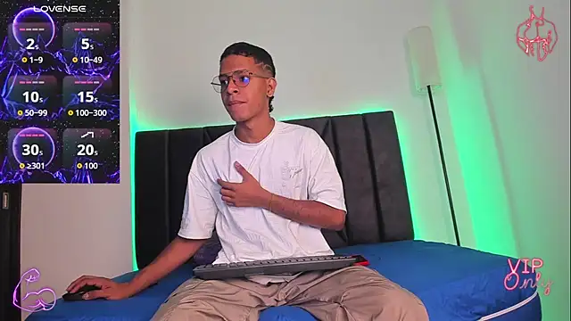 Snapshot of StellayDrake chatting on February 2026 01:41:02 PM StellayDrake online show from February 2026 01:41:02 PM