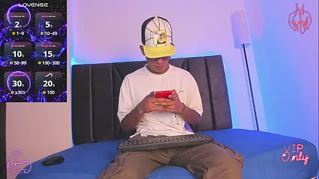 Snapshot of StellayDrake chatting on February 2026 01:42:01 PM StellayDrake online show from February 2026 01:42:01 PM